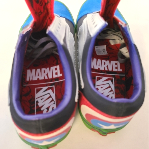 VANS X Marvel Old Skool Avengers Sneakers - Picture 4 of 6